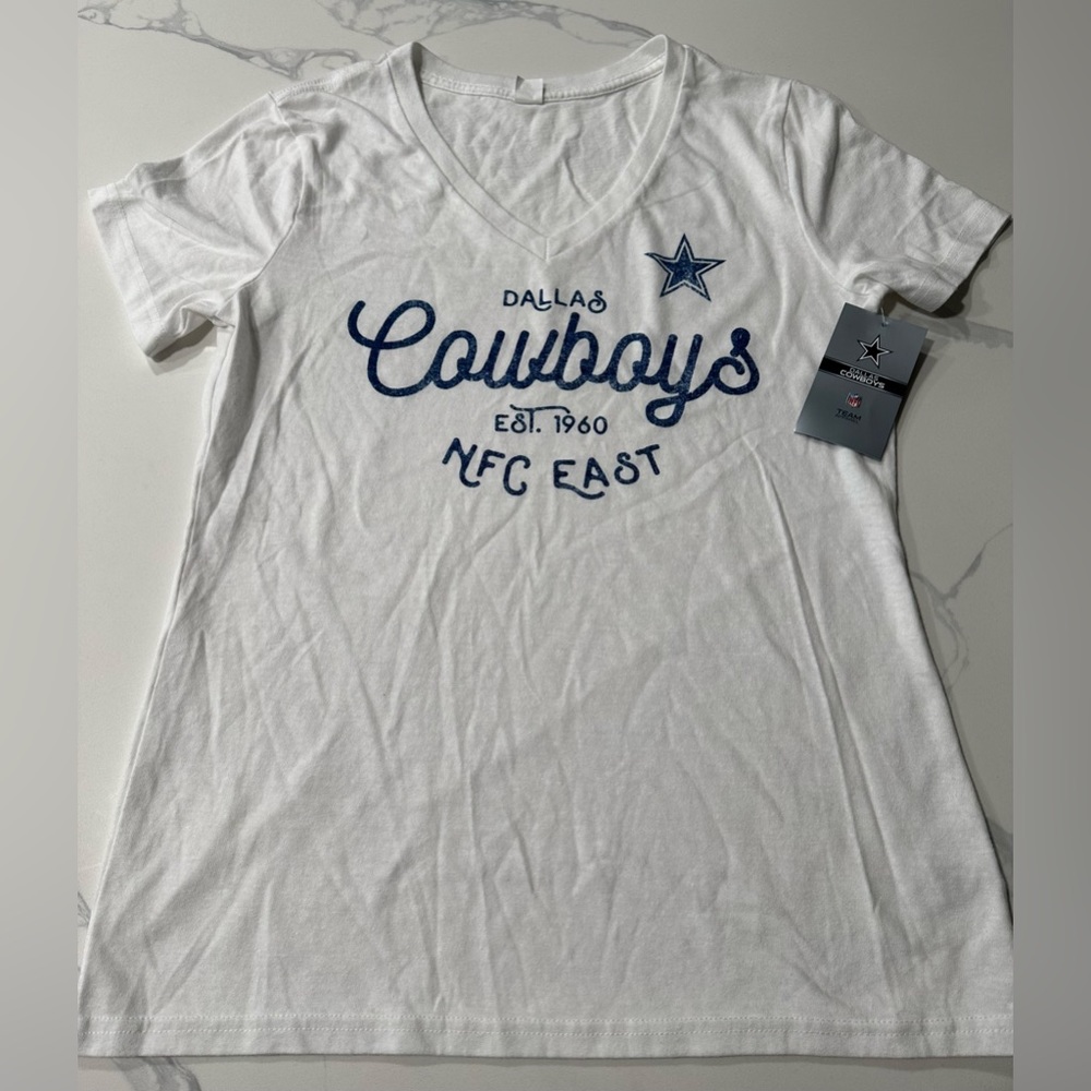 Dallas Cowboys Women’s Shirt (Medium) Retails For $45